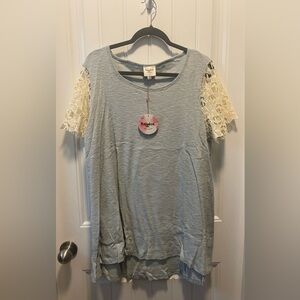 Hayden 
Women’s top
NWT
Size XL